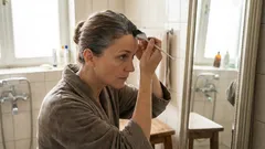 Il segreto per un colore duraturo sui capelli grigi: 5 errori che rovinano il risultato